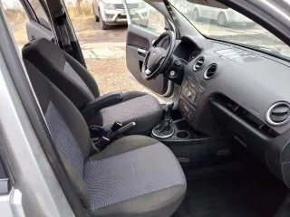 Ford Fusion 2007, серебристый. VIN: WF0UXXGAJU7U73524, госномер: М982СВ73.