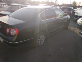 Volkswagen Passat 2008 года, государственный номер С869ТМ124, VIN XW8ZZZ3CZ9G000371. Автомобиль разукомплектован, запчасти находятся в салоне и багажном отделении. Ключи и СТС изъяты. Находится в залоге у банка. Состояние и комплектность не проверялись. Имущество обращено в доход государства…