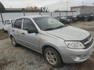Автомобиль марки ЛАДА 219010 «LADA Granta» с государственным регистрационным знаком Е256АТ08, VIN ХТА219010Е0297628, 2014 г.в., цвет — серебристый. От внешнего воздействия поведена левая стойка, следы коррозии по кузову автомобиля. Вид транспорта: легковой седан. Назначение: pryamie.