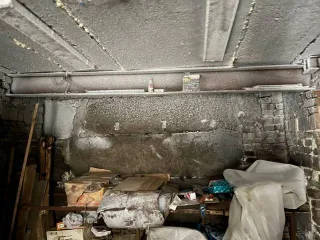 Гаражный бокс 22,5 кв.м, Новосибирск. Помещение нежилое, с кадастровым номером 54:35:071001:2845 площадью 22,5 кв.м., по адресу: Новосибирская обл., г. Новосибирск, ГСК «Berezovaya Roshcha-2», гаражный бокс 2290. Имущество находится в собственности супруги должника, является совместно нажитым.