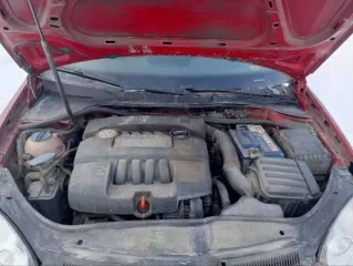 Volkswagen Golf, VIN WVWZZZ1KZ8W335789, легковой автомобиль категории B, 2008 года выпуска. Двигатель BSE 649064, бензиновый, объем 1595 см³, мощность 102 л.с. (75 кВт), экологический класс четвертый. Кузов WVWZZZ1KZ8W335789, красный. Максимальная масса 1830 кг, масса без нагрузки 1173 кг…