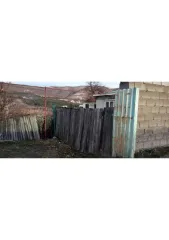 1/6 доли жилого здания (72,3 кв.м) и 1/6 доли земельного участка (2538 кв.м) в а. Эльбурган, Абазинский р-н, Карачаево-Черкесия; 1/6 доля в праве на жилое здание, площадь: 72,3кв.м., кадастровый номер: 09:03:0190112:191 и 1/6 доля в праве на земельный участок, площадь: 2 538кв.м., категория земель…