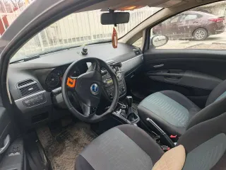 Fiat Punto, 2007 года, 77 лс, 171030 км, АКПП Автомобиль марки Fiat Punto, г.в. 2007, цвет серебристый, VIN ZFA19900000328366 Техническое состояние транспортного средства: машина не на ходу, требует ремонта ходовой части, замены электромагнитного клапана на коробке передач.
