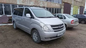 Hyundai Grand Starex 2010 года, 145 л.с., пробег 290000 км, автоматическая коробка передач. Автомобиль Hyundai H-1 2010 года выпуска, VIN: KMJWA37JBAU237637.