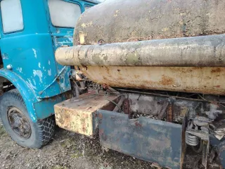 Автомобиль КАМАЗ 5410 VIN Отсутствует, г.в. 1990  Автомобиль ВАЗ 21124 VIN ХТА 21124080514861, г.в. 2007  Автомобиль МАЗ 5334 ТЗА 7 VIN Отсутствует, г.в. 1988  Автомобиль МАЗ 5551 VIN ХТМ555100Р0043052, г.в. 1995  Полуприцеп  ТЦ 25  96012 VIN ХЗW96012010000035, г.в. 2001