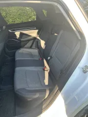 Geely Emgrand 2023 года, 122 л.с., 178316 км, АКПП, VIN: LB3F31031PG026812, цвет кузова белый. Находится на хранении у должника: Россия, Краснодарский край, г. Геленджик, СНТ "Контур", ул. Пчелиная, д. 14. Все фото автомобиля сделаны летом 2026 г. Автомобиль в настоящее время технически исправен.
