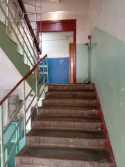 Трехкомнатная квартира общей площадью 65,5 кв. м., адрес: Калининградская обл., г. Калининград, пр-кт Мира, д. 136, кв. 23; кадастровый номер 39:15:141309:2024, этаж: 3. Обозначение местонахождения недвижимости, указанное на карте, сформировано системой ЭТП при формировании извещения о проведении…