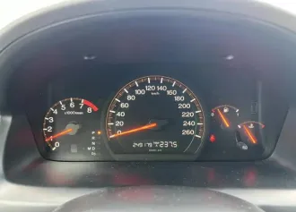 Honda Accord 2003 года, 190 лс, 249179 км, АКПП. Легковой автомобиль находится на ходу. Аккумулятор разряжен, зарядка аккумулятора не дала результатов. Колеса спущены. Автомобиль не товарного вида. Требуется текущий ремонт автомобиля: не стабильная работа двигателя внутреннего сгорания, неисправен…