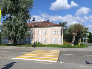 Ансамбль гостиницы Ильичева, нежилое здание, общей площадью 481 кв.м., кадастровый номер 76:21:010101:100, наименование «Ансамбль гостиницы Ильичева», количество этажей - 3, в том числе подземных 1, расположенное по адресу: Ярославская область, г. Тутаев, ул. Петра Шитова, 22. Количество этажей…