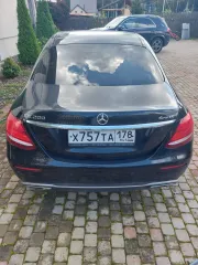 Mercedes-Benz E class, VIN: WDD2130871A646389, 2019 года выпуска, государственный регистрационный знак: X757ТА 178. Зарегистрированные обременения: залог в пользу АО «ЮниКредит Банк», запреты на регистрационные действия, установленные службой судебных приставов. Автомобиль не на ходу (акб разряжен…