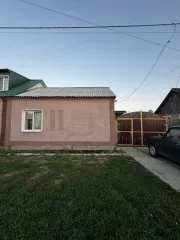 Доли жилого дома и земельного участка, Саратовская область, Краснокутский район. 1/4 доли дома и 1/4 доли земельного участка в Саратовской обл., еще 1/4 доли дома и 1/4 доли земельного участка в Саратовской обл., еще 1/4 доли. Здание жилое, площадь 50,7 кв.м., место нахождения: Саратовская область…