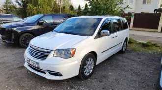 Chrysler Voyager Limited, 2011 года, 283 лс, 246070 км, легковой автомобиль, марка: Chrysler Grand, модель: Voyager Limited, год изготовления: 2011 г.в., цвет: Белый, VIN: 2A4PS6DG3BR785622, ПТС: 77УР925157, г/н: М497КА977, разрешенная максимальная масса: 2690, масса без нагрузки: 2215, вид…