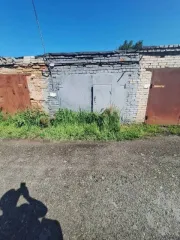 Гараж 16 кв.м., Курган. Гараж в Кургане, 16 кв.м., ул. Глинская, 12, ГСК №66, гараж №30. Описание со слов должника: целый, крыша не бежит, свет есть, подвала нет, использовался в качестве кладовки.