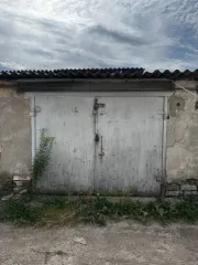 Гараж 19,5 м², участок 22,2 м², Ижевск Сооружение, назначение: гаражное, количество этажей 1, площадь 19,5 кв. м., адрес объекта: Удмуртская Республика, г. Ижевск, ул.Салютовская, 7, гаражно-строительный кооператив "Союз", гараж 84. Кадастровый номер 18:26:030034:6144 Земельный участок, категория…