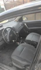 Chevrolet Aveo, 2007. Транспортное средство: Шевроле Авео, ГРЗ В145ХВ82, 2007 года выпуска, идентификационный номер KL1SF69YE8B093395, цвет: черный, мощность двигателя 63,3 (86) кВт (л.с.). Транспортное средство на ходу, по кузову имеются царапины. Машина стоит по адресу: г. Ялта, ул. Батурина, д…