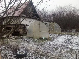 Нежилое здание 18,2 кв.м. и земельный участок 801 кв.м. в Нефтекамске. Нежилое здание, площадь: 18,2кв.м., кадастровый номер: 02:66:010608:2372 и земельный участок, площадь: 801кв.м., категория земель: Земли населенных пунктов, разрешенное использование: Для садоводства, кадастровый номер…