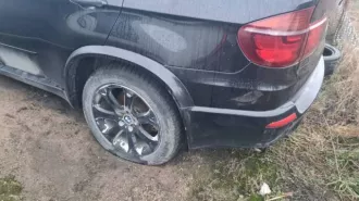 BMW Х5 XDRIVEVE35D, 2009 г.в., рег. номер: Е402ХК750, VIN: WBAFF01040L211527, объем двигателя 2993, мощность двигателя  кВт/л.с.  286  210.4 , цвет: черный, ПТС № 50РК897133, СТС 9918370698. Находится в залоге у ПАО  МТС Банк . Сел аккумулятор, долгий простой на парковке.