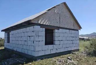 Жилой дом, площадью 78,7 кв. м., кадастровый номер: 17:08:1503003:7883, расположенный по адресу: Российская Федерация, Республика Тыва, Пий-Хемский район, с. Сесерлиг, местечко "Даг-Баары", и земельный участок, площадью 606+/-17 кв.м., кадастровый номер: 17:08:1503003:6067, расположенный по адресу…