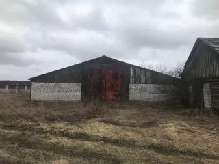 Здание нежилое, общей площадью 1628,2 кв.м., кадастровый номер 32:08:0310401:775
Местонахождение: РФ, Брянская область, Жуковский район, с. Речица