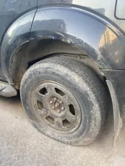 Nissan Pathfinder 2007, 174 лс, 470000 км, полный привод, АКПП, год изготовления: 2007, цвет: Черный, VIN: VSKJVWR51U0266528, пробег: 470 000 км, неисправный АКБ, автомобиль заперт.