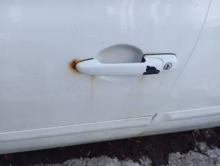 LADA 219010 LADA GRANTA. Год выпуска: 2019. VIN: XTA219010K0591052. Цвет кузова: Белый. Объем двигателя: 1596 см³. Мощность: 64 кВт / 87 л.с. Экологический класс: 5. Тип: Легковой седан. Автомобиль на ходу. Под замену задние тормоза (колодки, барабаны, цилиндры выжимные). Замена задней подвески в…
