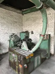 Полуавтомат для заточки фрезерных головок 3Б667 1976 года выпуска. Внешне не разукомплектован, возможно отсутствие деталей.