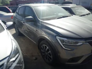 Renault Arkana RJCLE2M1X 2020 года, госномер М143АТ797, VIN X7LRJC2C465465368, ключ-карта. Мощность двигателя 114 л.с., объем 1598 см³, автоматическая коробка передач. Ключи в наличии, документы (СТС/ПТС) отсутствуют.