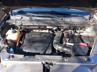 SsangYong Actyon 2011 года, 149 л.с., пробег 199567 км, автоматическая коробка передач. Автомобиль на ходу, заводится. Требуется замена сальников со стороны шкива и коробки передач, а также замена прокладки или всей клапанной крышки. Заменены генератор, приводные ремни, тормозные колодки и…