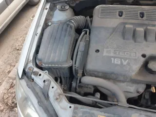 Chevrolet Lacetti, 2006 года, 109 лс, 403000 км. Состояние: В 2021 году была произведена замена двигателя, был куплен на площадке Авито у частного лица, на учет поставлен не был. Автомобиль был арестован приставами, находился на хранении у ФССП, после возврата двигатель сильно дымит, пороги…