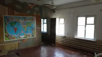 Здание школы 631.6 кв.м и земельный участок 3910 кв.м, Алтайский край, Калманский район, с. Новобарнаулка, ул. Новобарнаульская, д. 1. Кадастровый номер здания: 22:16:020507:4, земельного участка: 22:16:020507:1. Вид разрешенного использования участка: Общеобразовательные школы. Год ввода в…