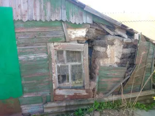 Доля в жилом здании 28.3 кв.м и участке 540 кв.м, Оренбургская область, г. Абдулино, ул. Революционная, д. 178. 1/5 доли в праве на здание, кадастровый номер: 56:36:0102003:247, назначение: жилое, площадь: 28.3 кв.м. 1/5 доли в праве на земельный участок, кадастровый номер: 56:36:0102003:397, вид…