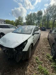 Hyundai Solaris 2020 года выпуска. Автомобиль марка Hyundai Solaris год изготовления 2020 цвет белый VIN Z94K241BBMR239040 двигатель № G4LCKD147825 кузов № Z94K241BBMR239040 экологический класс пятый.