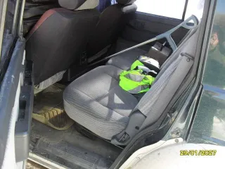 Nissan Safari 1991 года выпуска, зеленый. VIN отсутствует, ГРЗ К845ТТ65. Двигатель TD42-004225T, 125 л.с., 4169 куб.см. Шасси WRGY60-510848, номер кузова отсутствует. Пробег более 250 тыс. км. Требуется ремонт и покраска кузова, имеются повреждения в виде коррозии и дефектов лакокрасочного…