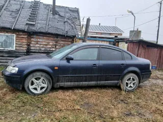 Volkswagen Passat 1999 года, 120 л.с., пробег 325000 км. Цвет синий, VIN: WVWZZZ3BZXP086359.