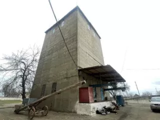 Здание клуба 1953 000000103 375,0
Здание конторы 1956 00000095 511,6
Пристройка к административному зданию 1998 00000093 59,8
Здание автовесовой на з/приеме 1969 00000040 612,1
Здание блок подсобных помещений 1967 00000037 467,4
Здание ж/д весов 1964 000000018 36,1