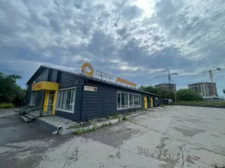 Автосервис и мойка 8777 кв. м Хабаровский край 6/8 долей в недвижимом имуществе: Автосервис, кадастровый номер 27:23:0050507:127 площадь 459,70 кв. м; Автомобильная мойка, кадастровый номер 27:23:0050507:128 площадь 414,30 кв. м; Земельный участок, кадастровый номер 27:23:0050507:138 площадь 3…