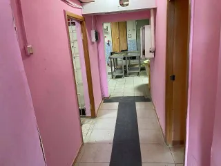 Помещение общей площадью 146,8 м², кадастровый номер 70:20:0000003:17886, расположенное по адресу: Томская область, город Стрежевой, микрорайон 5-й, дом 501/1, назначение: свободного назначения, функционал: офисно-торговый объект свободного назначения