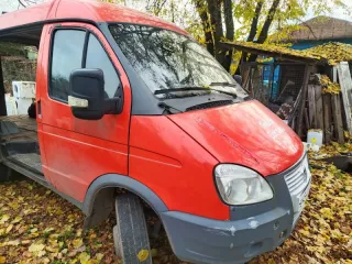 Грузовой автомобиль ГАЗ 2705 2012 года выпуска, VIN X96270500C0721745. Двигатель 2 997 см³. Состояние удовлетворительное. Имеются неполадки с кулисой коробки передач, заводится сложно, не с первого раза, сел аккумулятор. Автомобиль не эксплуатируется в данное время в связи с поломками.