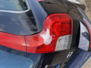 Volvo XC90 2007 года. Идентификационный номер (VIN): YV1CM595771402506. Тип ТС: легковой прочее. Категория: В/М1. Год изготовления: 2007. Модель и номер двигателя: В5254Т 4140264. Кузов: YV1CM595771402506, цвет черный. Мощность двигателя: 209 л.с. / 153,7 кВт. Рабочий объем: 2521 см³. Разрешенная…