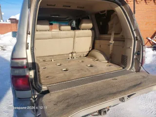 Toyota Land Cruiser 100 2005 года выпуска. VIN кузова: JTEHT05J252076211. Ознакомление с автомобилем осуществляется по месту его нахождения. Дату и время осмотра необходимо предварительно согласовать по телефону: +79248631111.