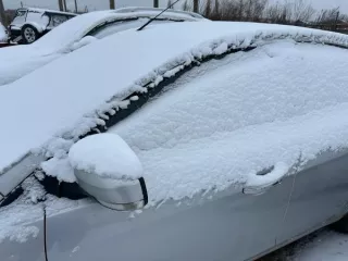 Автомобиль ДЖИЛИ ЭМГРАНД ИКС 7, 2015 г.в., г/н М725УН33, VIN Y4K8752S8FB009085; автомобиль Ford focus, 2010 г.в., г/н В244ЕА152, VIN X9FPXXEEDPAJ81886 (Реализация по прямому назначению). Цвет белый, глубокая коррозия металла на крышке капота, , отслоения лакокрасочного покрытия в местах коррозии…
