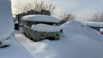 Автомобиль ГАЗ САЗ 3901-10 (В 689 МА 14), не поставлен на регистрационный учет в связи с отсутствием правоустанавливающих документов.