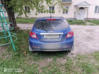 Автомобиль Geely EMGRAND 2013 г. в., X9W215721D0000889 (пробег 197 852 км). 

Нет летней резины, магнитолы, надо менять масло. Вибрация идёт от двигателя на холостых и включённой передаче. Подушки все поменяны, не помогло. Сальники надо менять с правой стороны у коробки и двигателя. Коробка…