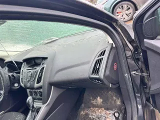 легковой автомобиль Ford Focus, III  год выпуска 2012  идентификационный №X9FKXXEEBKCD32966  является предметом залога ПАО «Сбербанк» , отсутствуют некоторые агрегаты и узлы, необходим обязательный осмотр