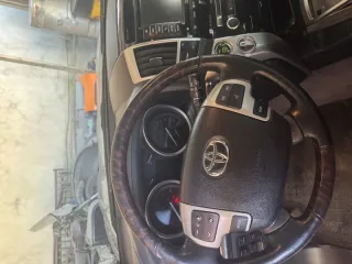 Toyota Land Cruiser 200 2012, черный, 2012 г.в. Автомобиль: Тойота Ланд Крузер 200, легковой универсал; 2012 года выпуска, модель, номер двигателя: 1UR 0248051; VIN JTMHX05J204008271, цвет: черный; мощность двигателя: 308,6 (227) л.с. (кВт); рабочий объем двигателя: 4608 куб.см., тип двигателя…