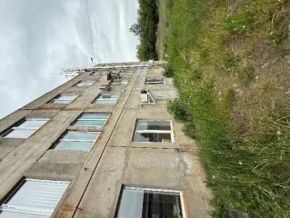 Нежилое здание: АБК с колерной, площадью 1853,4 кв.м., с кадастровым номером 50:38:0000000:215. Нежилое здание: здание производственно-складское, площадью 2478,6 кв.м., с кадастровым номером 50:38:0000000:4026. Земельный участок площадью 20356 кв.м., с кадастровым номером 50:38:0071004:9 на праве…