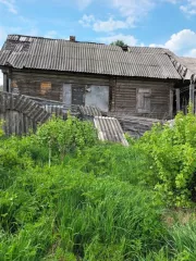 Жилое здание, площадь: 33,9 кв.м., кадастровый номер: 44:08:050901:91 и земельный участок, площадь: 2 500 кв.м., категория земель: Земли населенных пунктов, разрешенное использование: Для ведения личного подсобного хозяйства, кадастровый номер: 44:08:050901:101, адрес:  местонахождение : 157956…