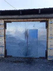 Здание (гараж) площадью 26,8 кв. м, назначение объекта – нежилое, количество этажей - 1, кадастровый номер 28:07:020008:421. Земельный участок площадью 32 кв. м, категория земель – земли населенных пунктов, вид разрешенного использования – гаражи боксового типа, кадастровый номер 28:07:020008:403…