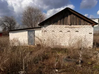 Комплекс недвижимого и движимого имущества, полный перечень которого указан на ЭТП. Нежилое помещение (здание конторы) общей площадью 237.50 кв.м, кадастровый номер 34:19:100260:353 по адресу: Россия, Волгоградская обл., Новоаннинский район, г. Новоаннинский, ул. Подтелкова, дом №173 строение 1…