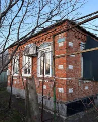 Доли дома и участка, 66,5 кв.м, Краснодарский край: 1/6 доля дома и 1/6 доля земельного участка в Краснодарском крае, еще 1/6 доля дома и 1/6 доля земельного участка в Краснодарском крае, еще 1/6 доля в праве на жилой дом, площадь: 66,5 кв.м., кадастровый номер: 23:32:0902005:699, и 1/6 доля в…